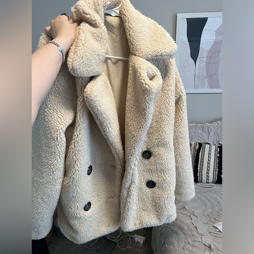 Free people ivory teddy peacoat size S oversized gently worn